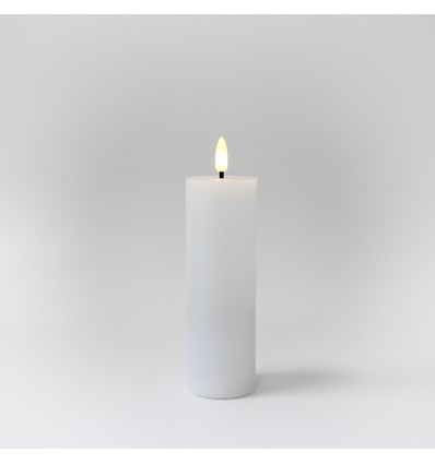 LED Bloklys 15cm høj, flammeeffekt, hvid - Ø5cm, virker m. fjernbetj, timer, ægte stearin