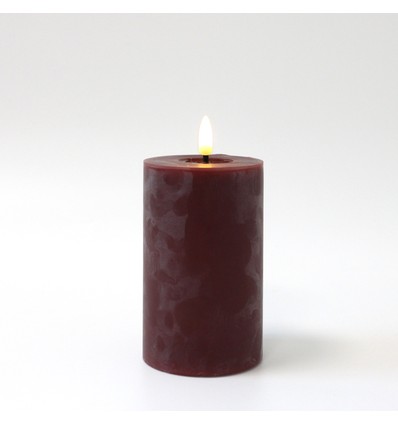 LED Bloklys 12,5cm høj, smelte-look, flammeeffekt - Ø7,5cm, 12,5cm høj, virker med fjernbetj, ægte stearin, bordeauxrød