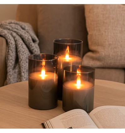 LED Bloklys sæt i røgfarvet glas Ø7,5cm, 3 stk, flammeeffekt - Inkl. fjernbetjening og timer, 10/12,5/15cm høj, ægte stearin