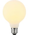 E27 5,5W dæmpbar LED pære - G95, filament, mat hvid, 550lm, 2500K