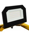 30W projektør med fod, oprul og krog - Arbejdslampe, 3m ledning, Schuko stik, IP65 udendørs