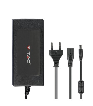 Oversigt over komponenter til LED-installation herunder en 12V strømforsyning og tilbehør.
