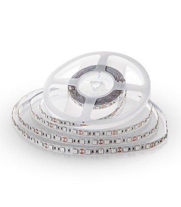 Illustration af hvordan en LED strip forbindes korrekt for at sikre stabil strømførsel.
